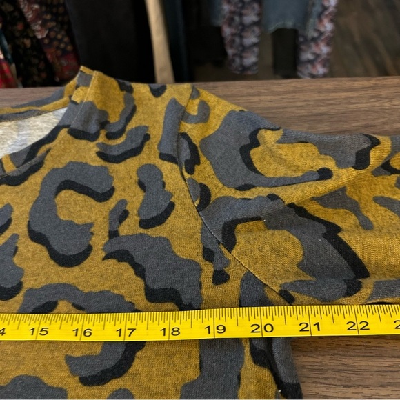 LOCO Leopard Print Mustard and Gray Women's Top S - Picture 8 of 11